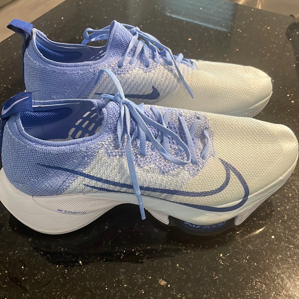 Womens Nike Zoom athletic shoes SZ 9